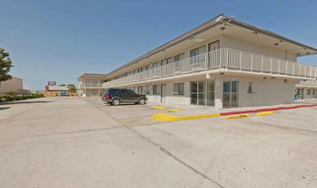 Americas Best Value Inn And Suites Groves Exterior photo